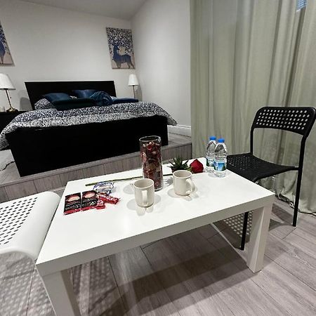 Charming Studio Apartment In London Londres Exterior foto