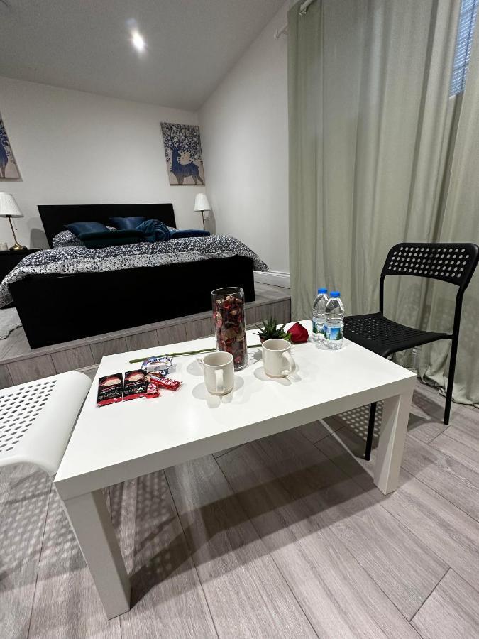 Charming Studio Apartment In London Londres Exterior foto