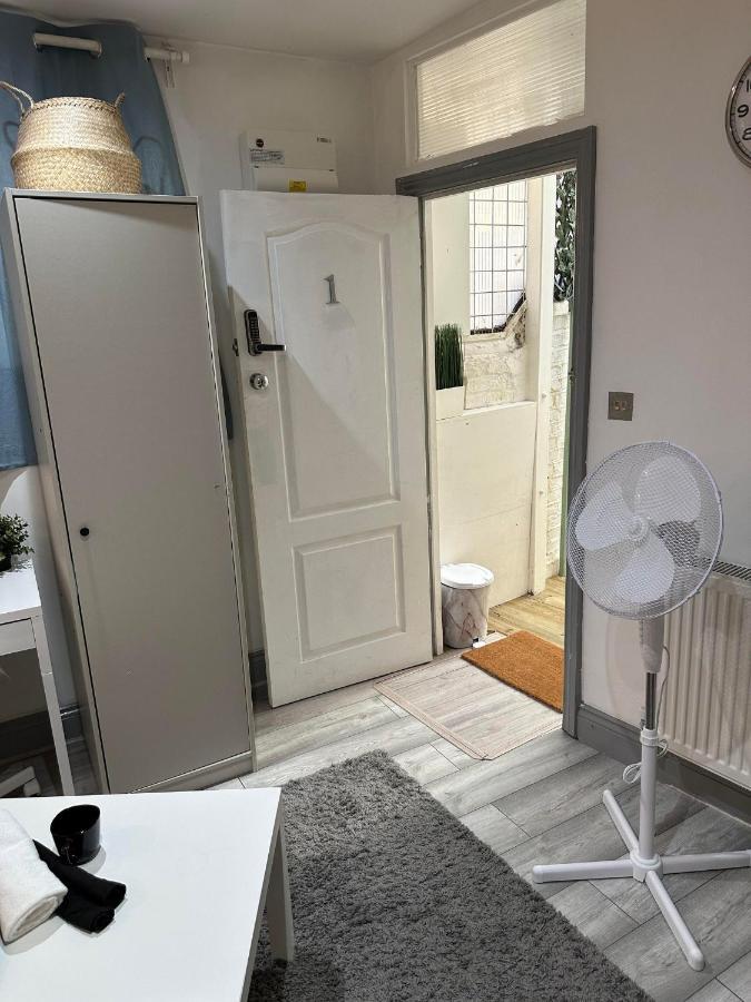 Charming Studio Apartment In London Londres Exterior foto